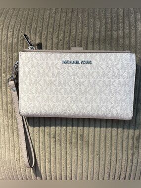 Michael Kors Metallic Silver&Gray Jet Set Travel DoubleZip Wristlet Wallet